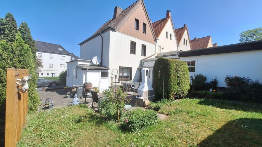 Einfamilien-Reihenendhaus in P&ouml;&szlig;neck